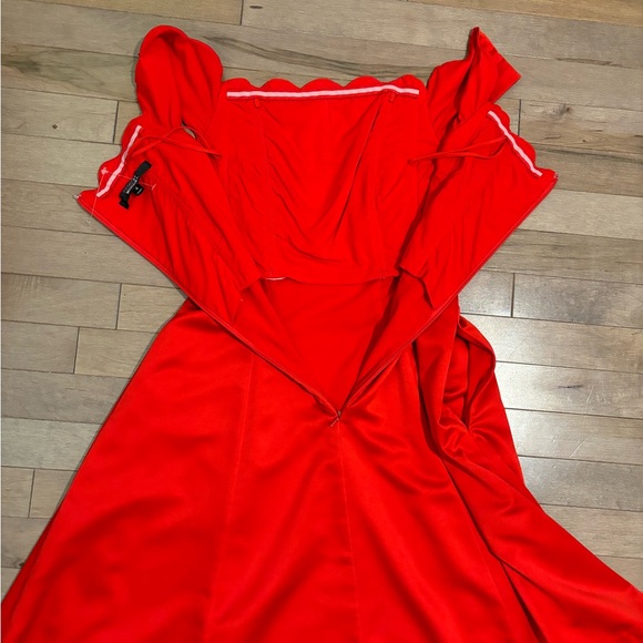 Badgley Mischka Red Scallop Off the Shoulder Dress size 4 - Picture 9 of 9
